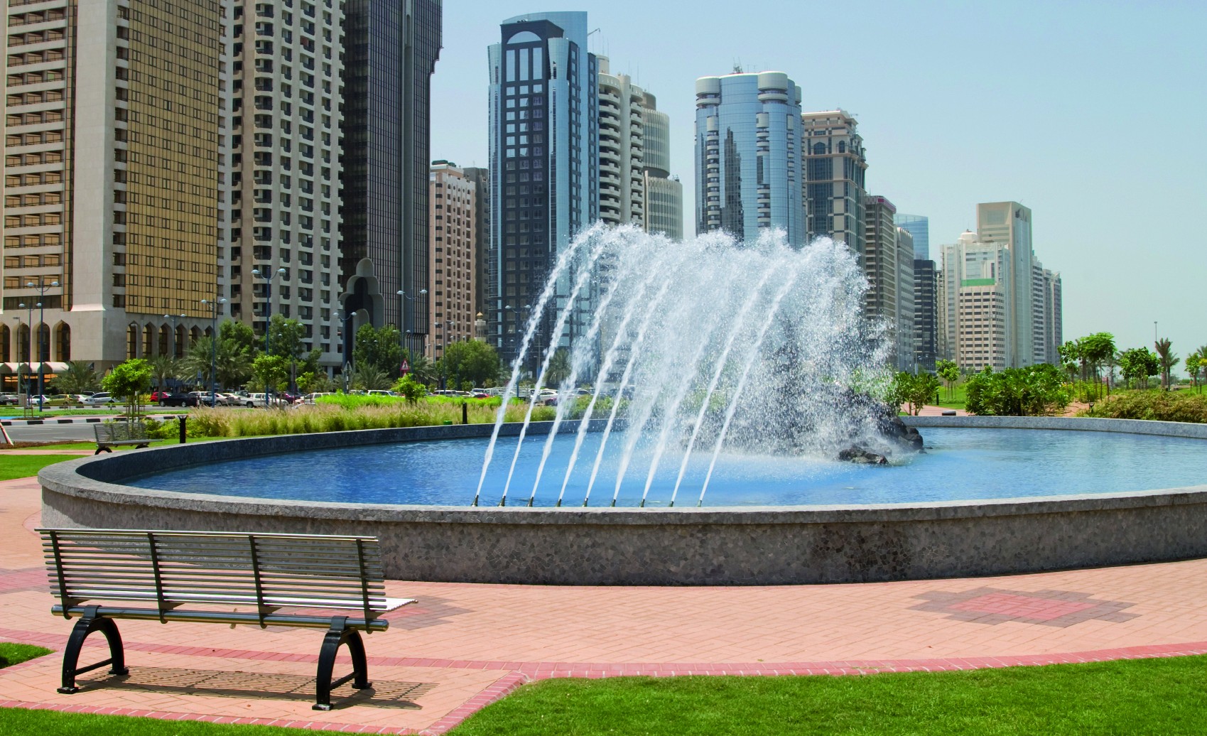 Abu-Dhabi-UAE-City-fountain-water-e1408522927777