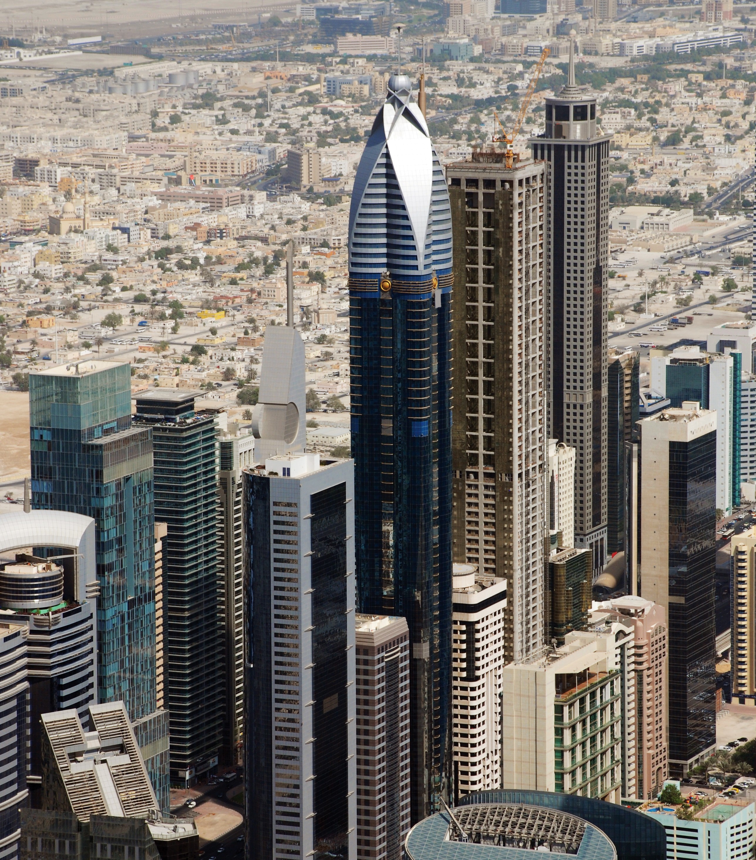 Dubai_on the move