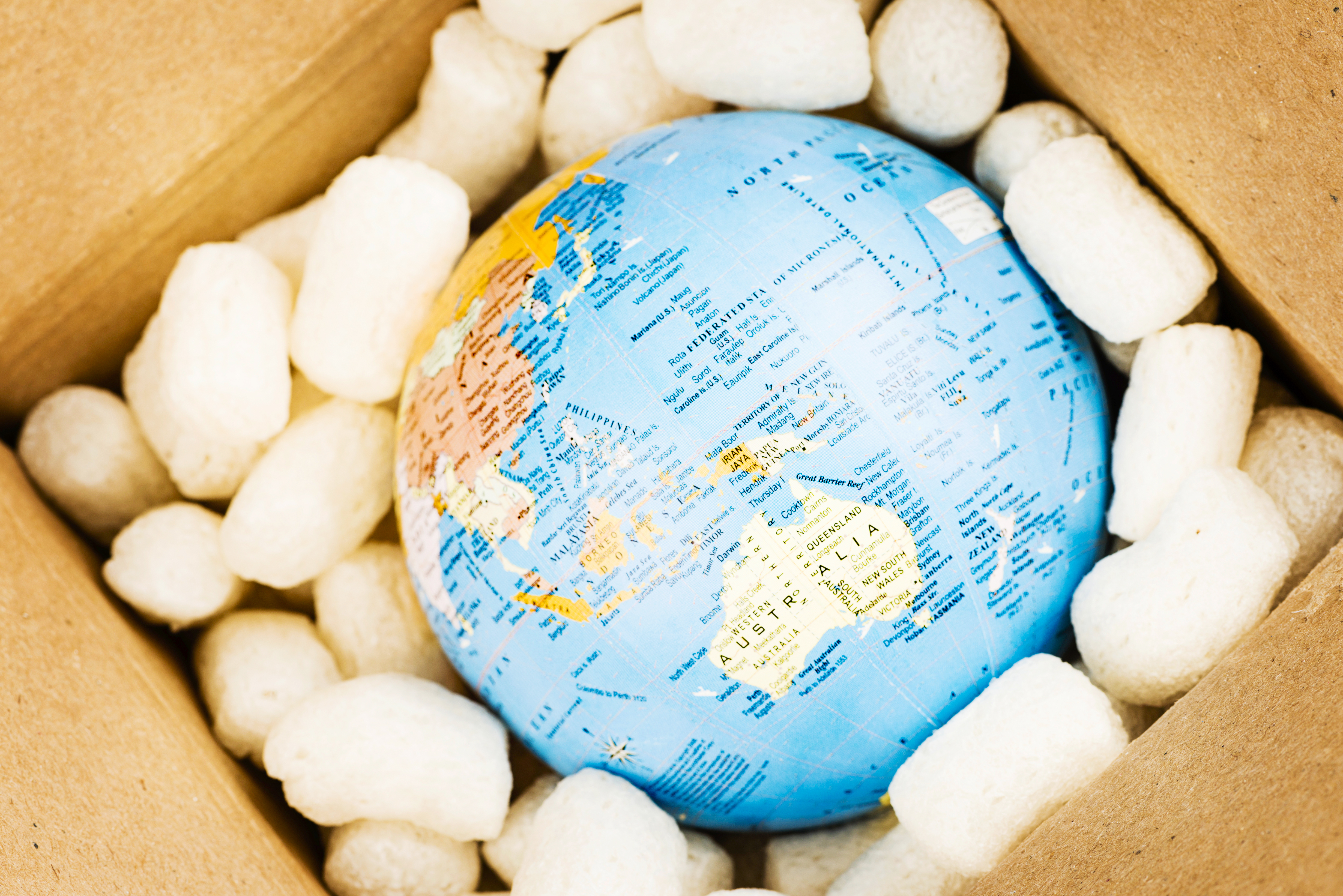 World globe Australia box shipping