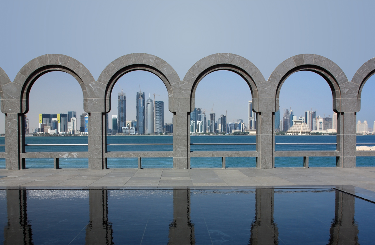 Qatar-Doha-skyline-arches_3